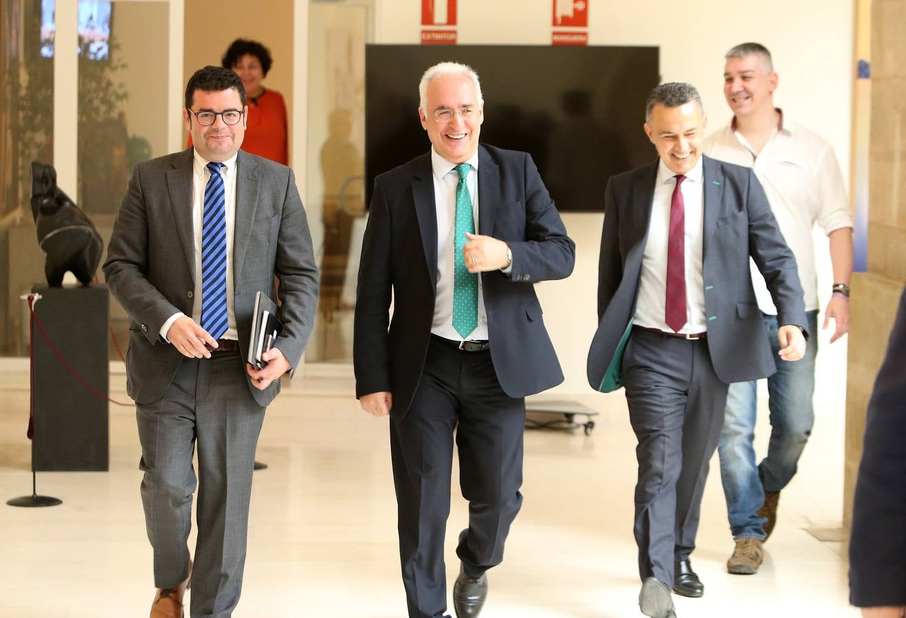 Fotos: Ciudadanos anuncia en el Parlamento riojano que no apoyará los Presupuestos del 2019