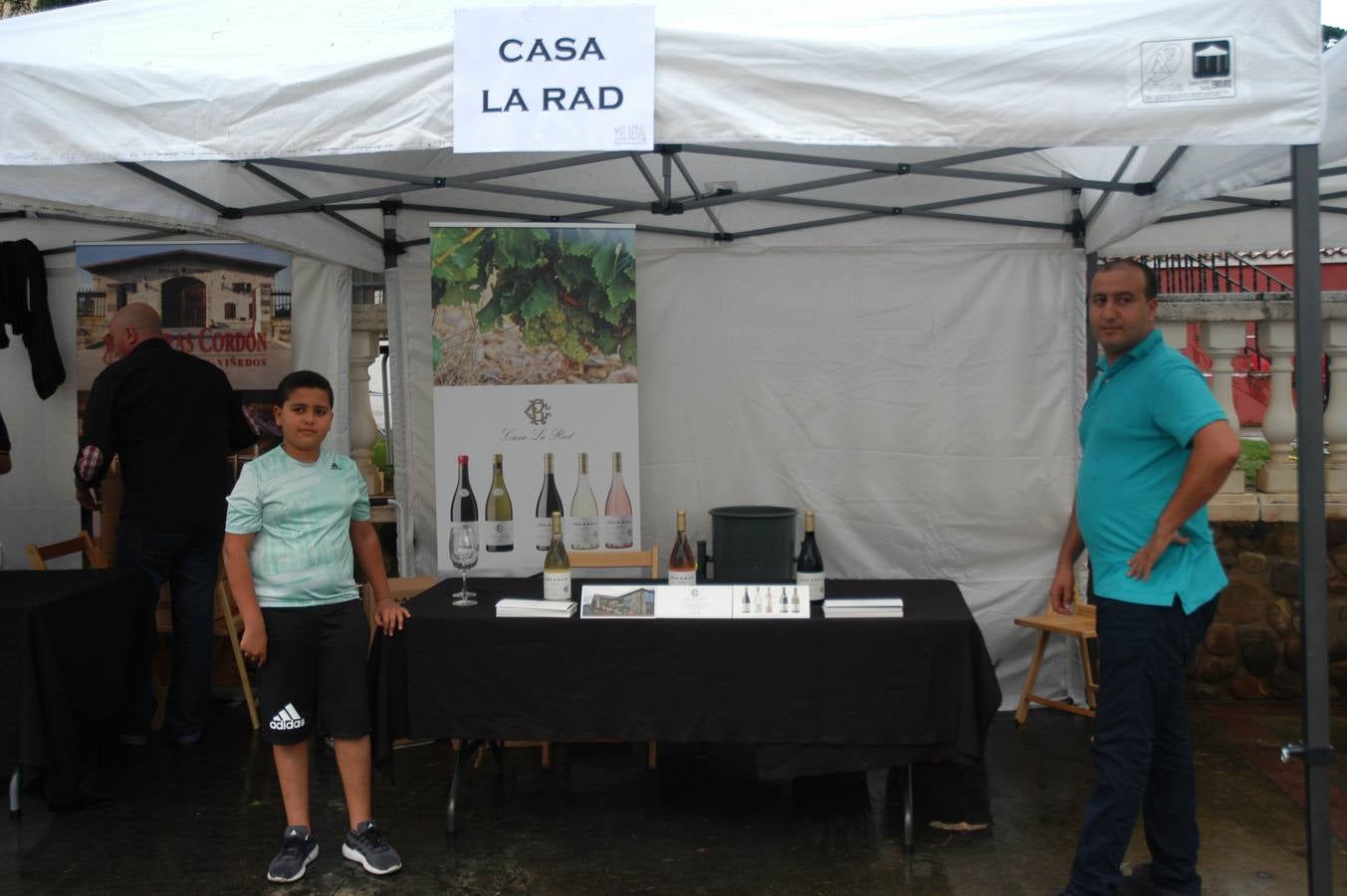 La localidad se une para catar vinos