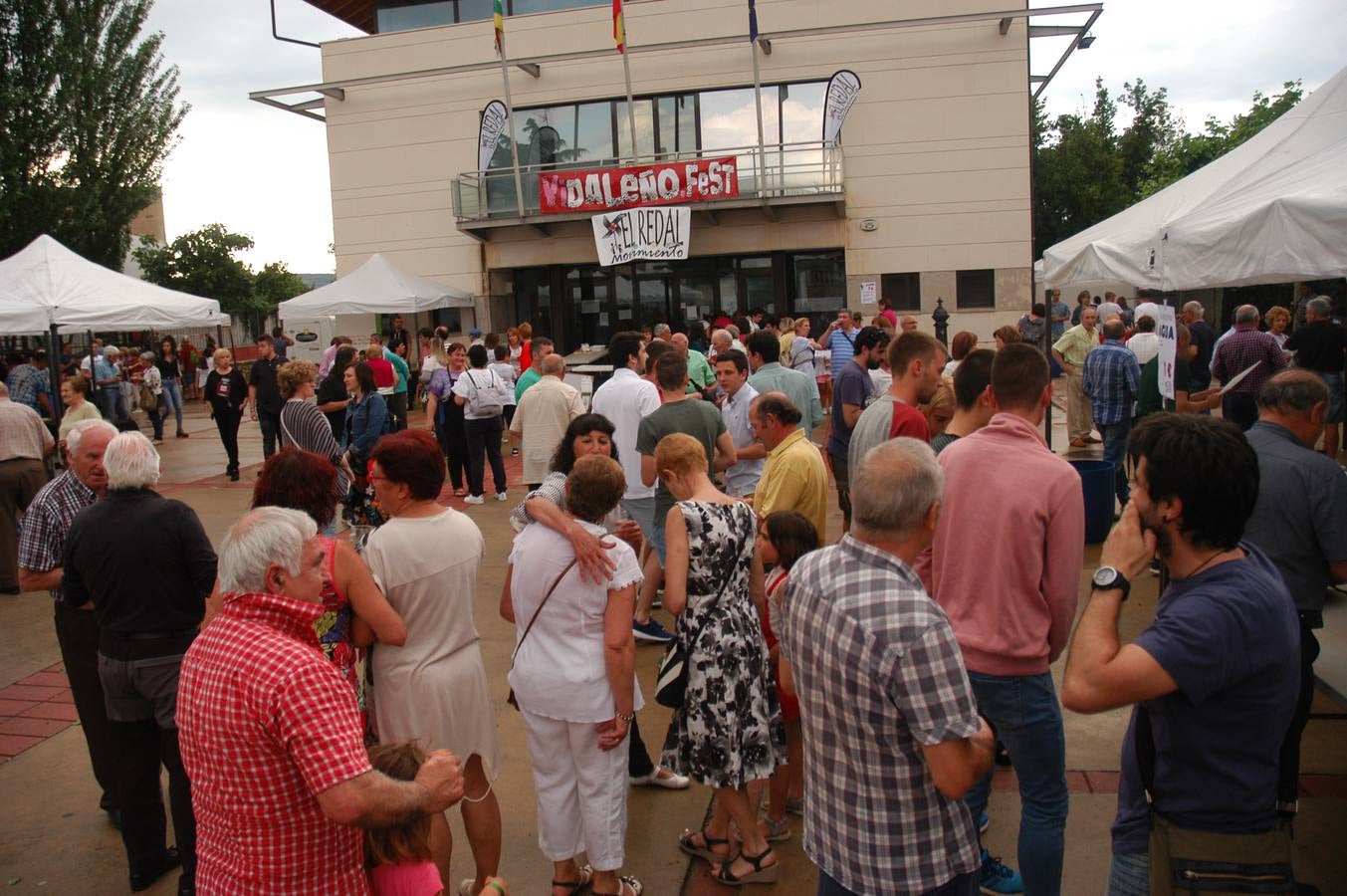 La localidad se une para catar vinos