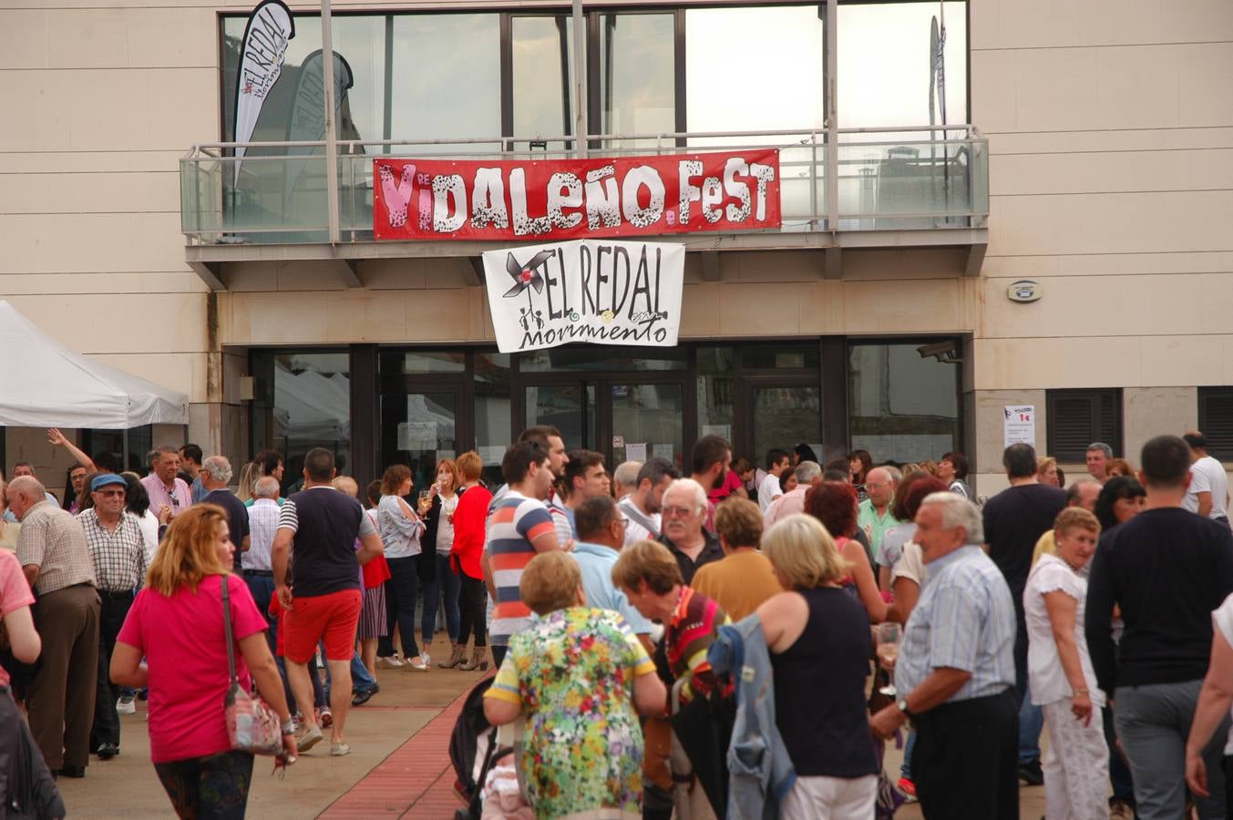 La localidad se une para catar vinos