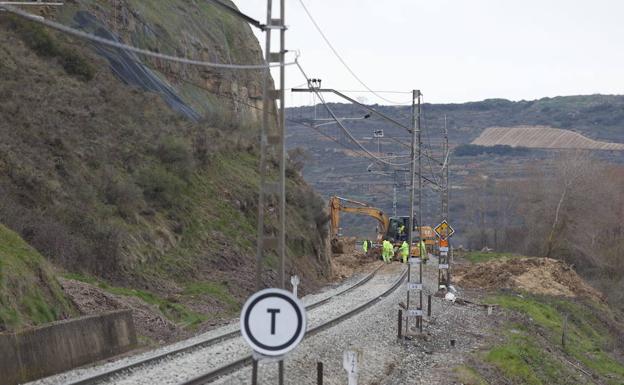 Trabajos en las vías del tren en el tramo riojano. 