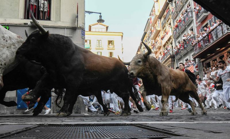 Los astados de la ganadería gaditana protagonizan un encierro veloz y limpio