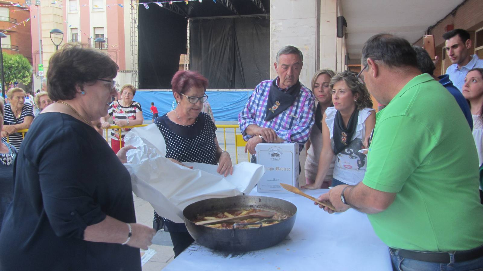 Fotos: Concurso de ranchos, que marca el final de las fiestas de San Pedro y San Marcial de Lardero