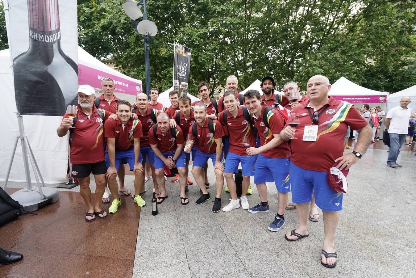 Centenares de personas probaron los vinos de Rioja en San Sebastián.