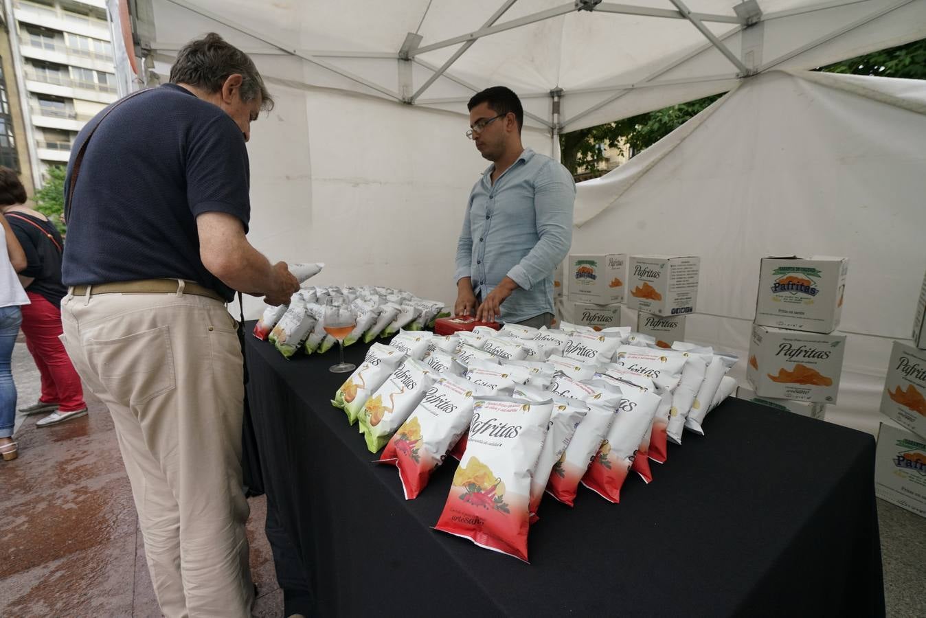 Centenares de personas probaron los vinos de Rioja en San Sebastián.