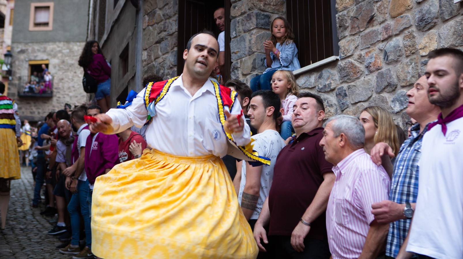 Fotos: Primera bajada de los danzadores de Anguiano 2018