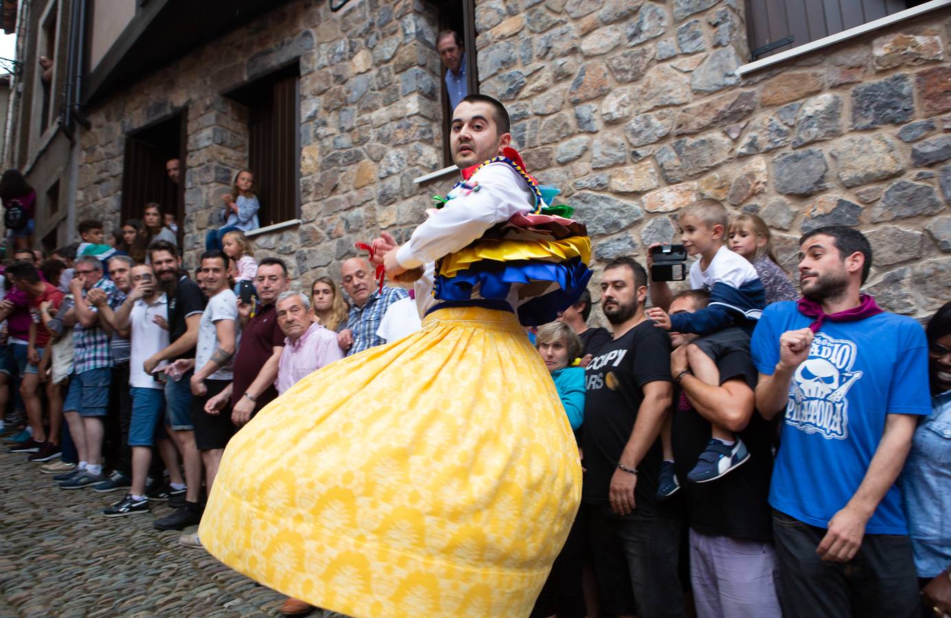 Fotos: Primera bajada de los danzadores de Anguiano 2018