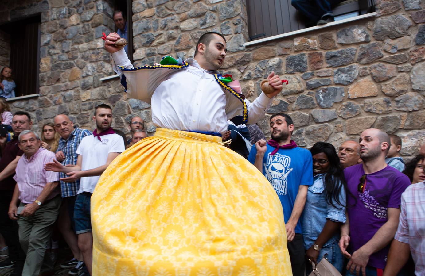 Fotos: Primera bajada de los danzadores de Anguiano 2018