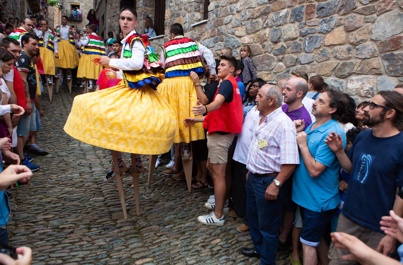 Fotos: Primera bajada de los danzadores de Anguiano 2018