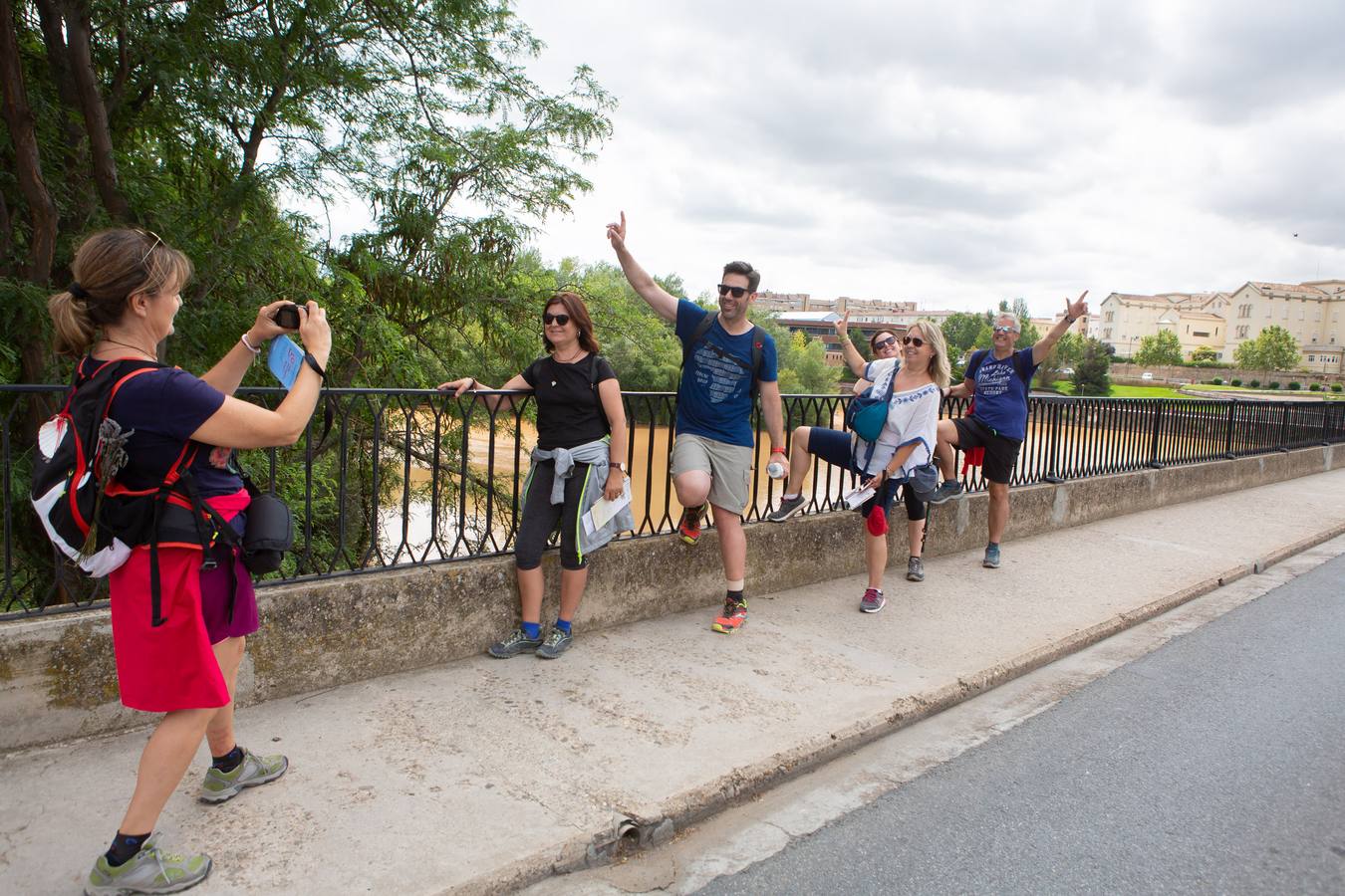 La ruta jacobea salpica las zonas de tránsito por Logroño de servicios pensados por y para los peregrinos