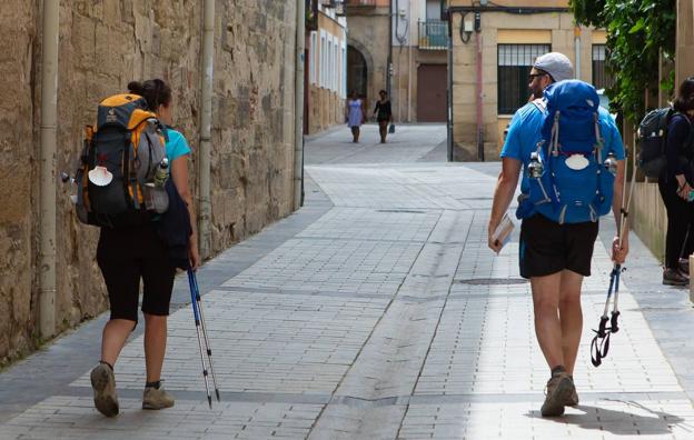 3 empresas para el transporte de mochilas en el Camino de Santiago