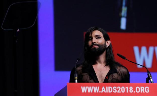 Conchita Wurst, en la 22ª Conferencia sobre el SIDA.