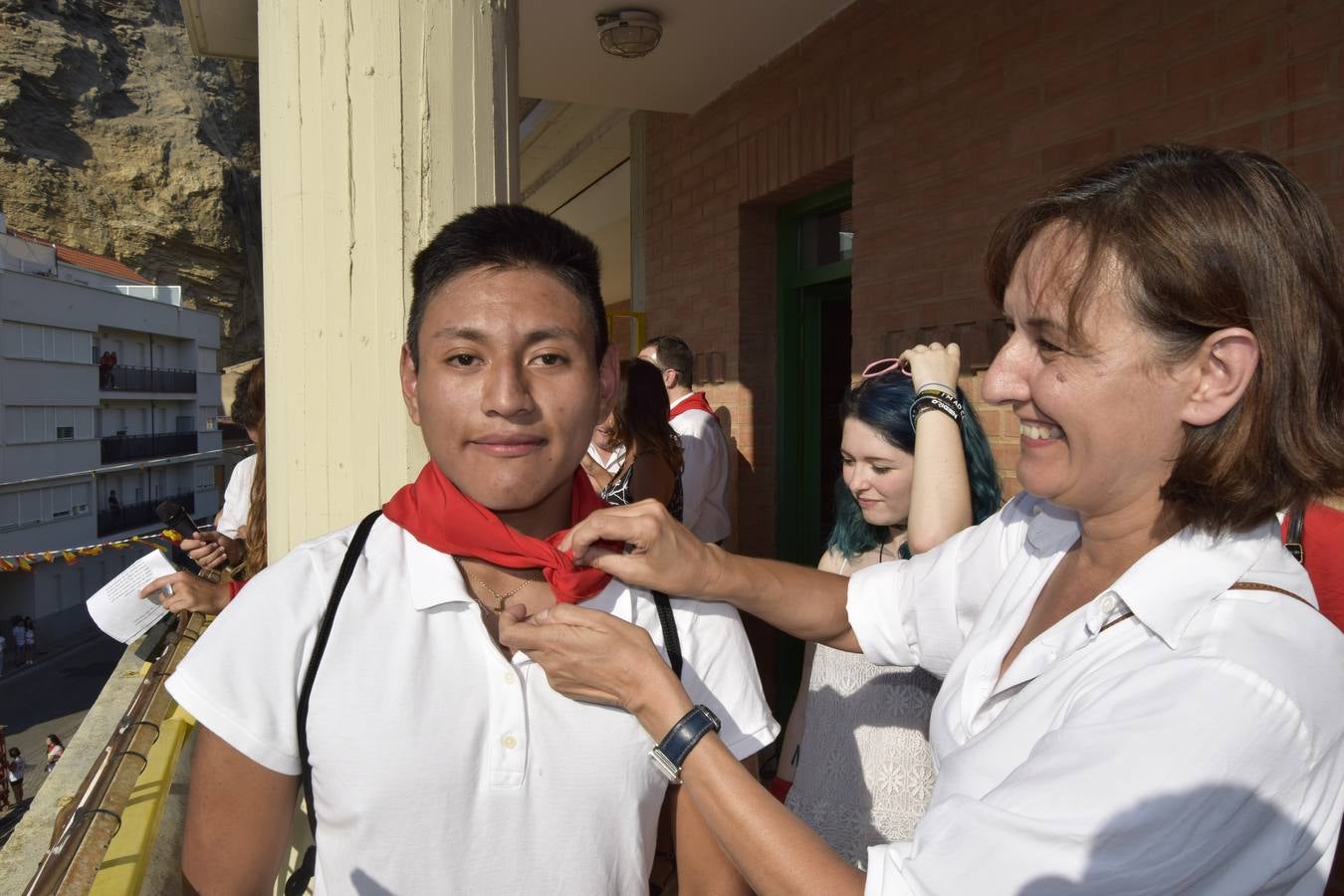 El comienzo de las fiestas de Santa Ana, en Cervera, tuvo ayer a los jóvenes como protagonistas.