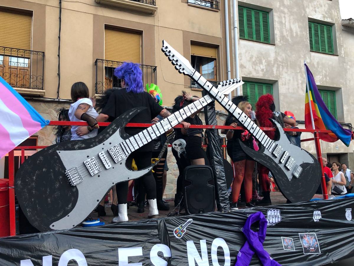 Carroza por la igualdad y la noche de los disfraces,