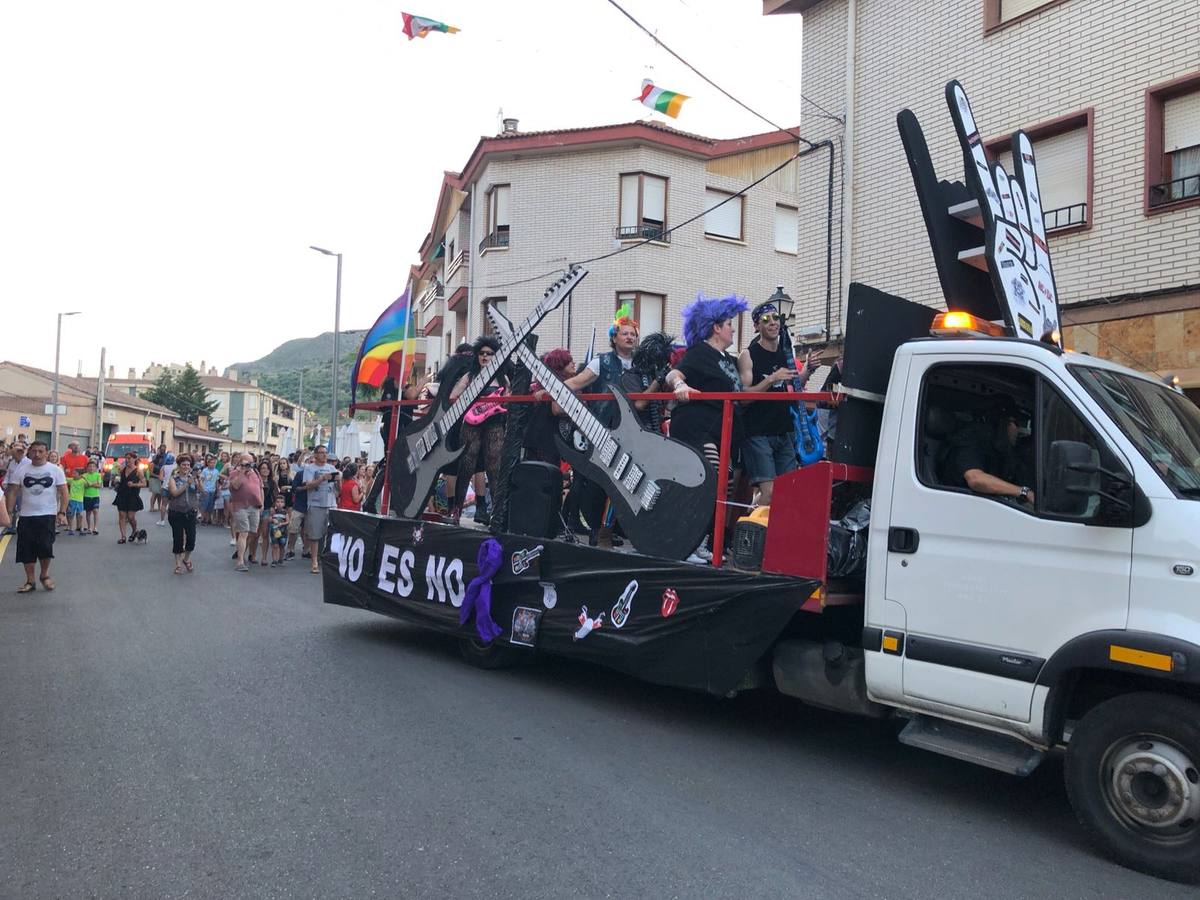 Carroza por la igualdad y la noche de los disfraces,