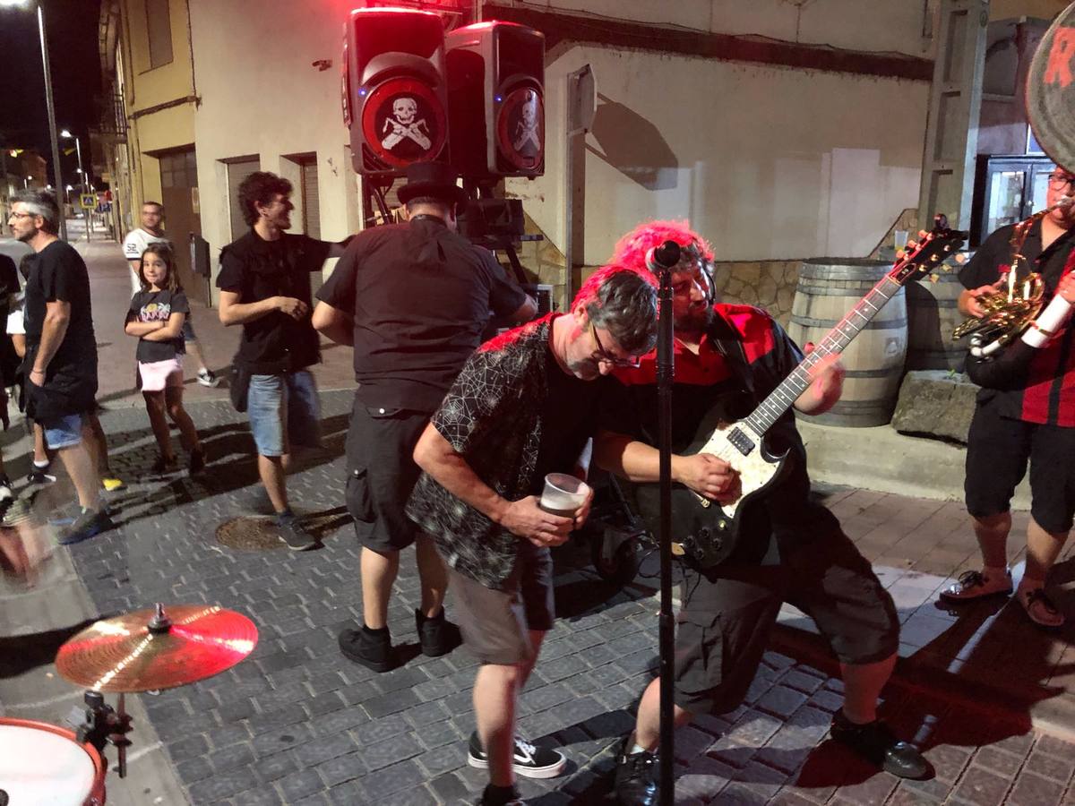 Carroza por la igualdad y la noche de los disfraces,