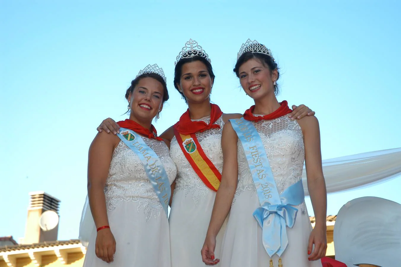 Divertidas y sorprendentes carrozas en las fiestas de Rincón de Soto.