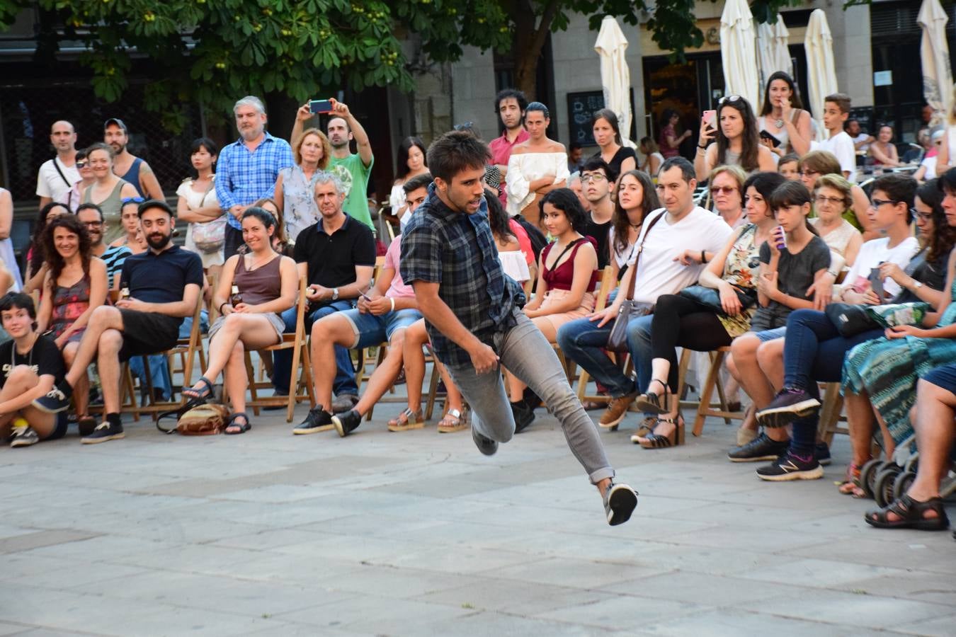 Numeroso público arropó ayer la apertura del festival.