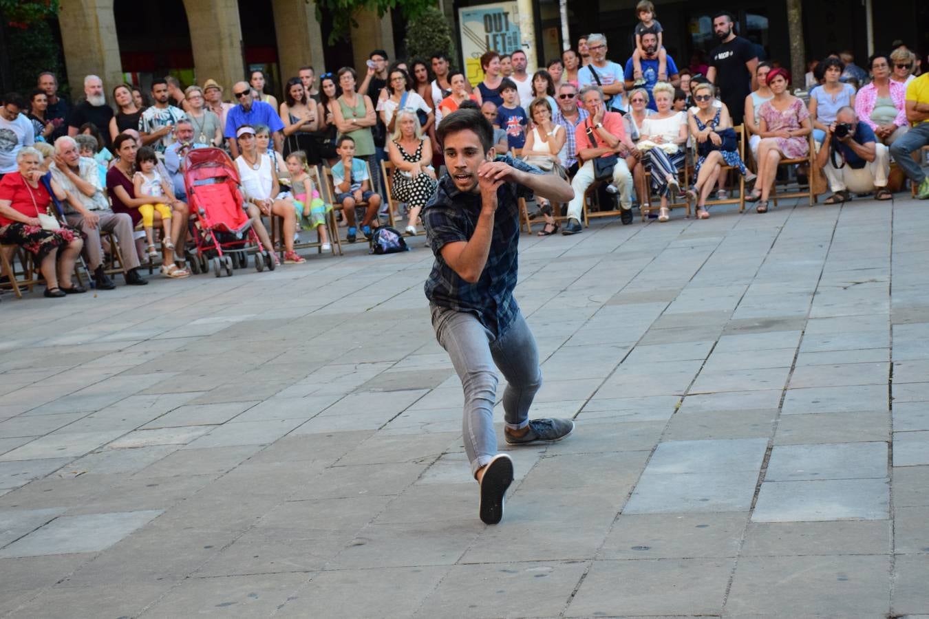 Numeroso público arropó ayer la apertura del festival.