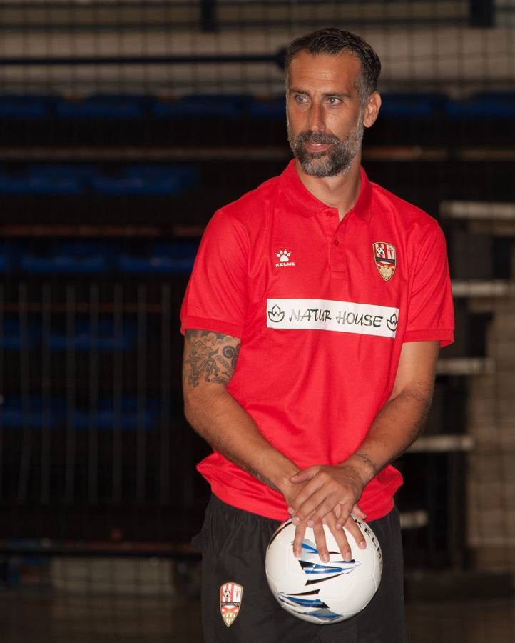 La UDL mantiene sus colores habituales en la primera equipación.