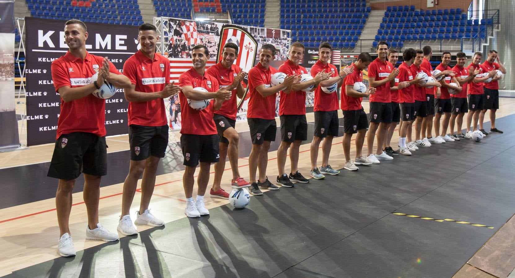 La UDL mantiene sus colores habituales en la primera equipación.