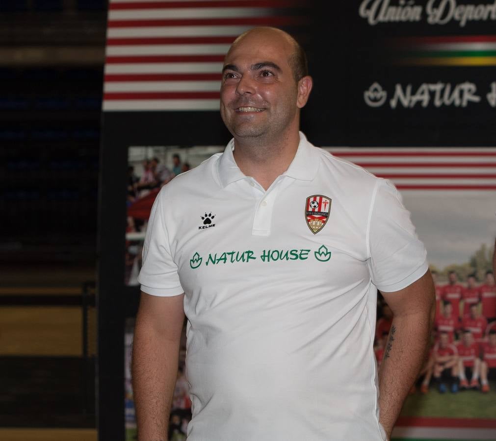 La UDL mantiene sus colores habituales en la primera equipación.