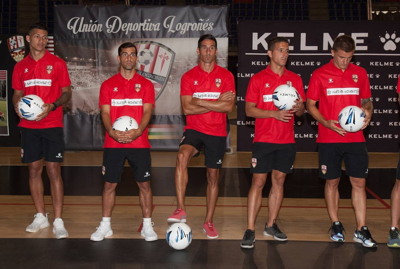 La UDL mantiene sus colores habituales en la primera equipación.