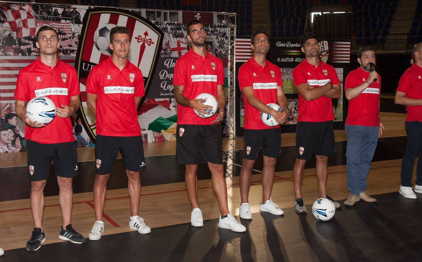 La UDL mantiene sus colores habituales en la primera equipación.