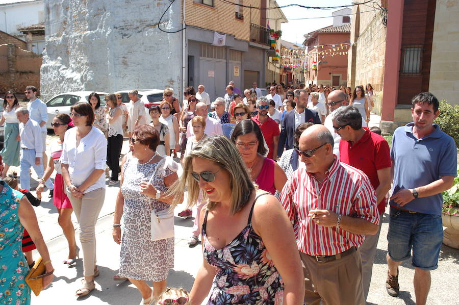 Los redaleños disfrutan de sus fiestas con danzas populares, música y procesiones 