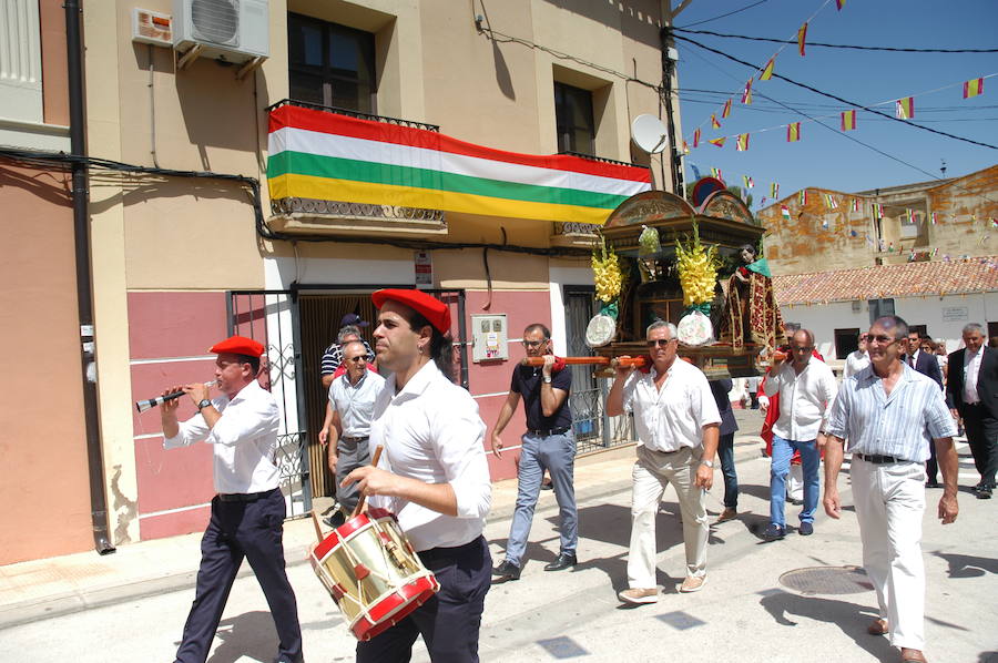 Los redaleños disfrutan de sus fiestas con danzas populares, música y procesiones 