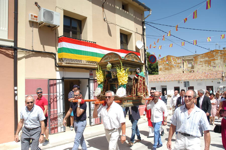 Los redaleños disfrutan de sus fiestas con danzas populares, música y procesiones 