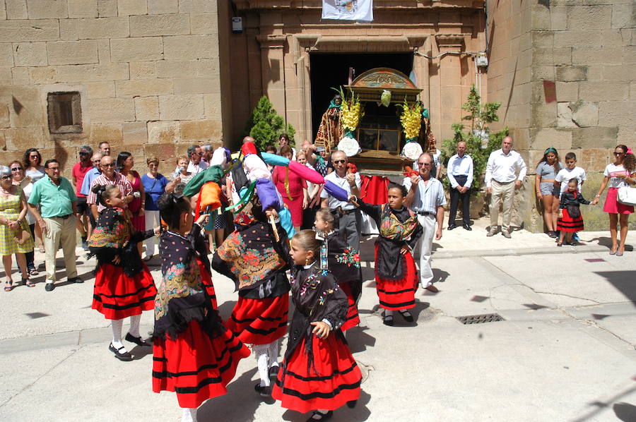 Los redaleños disfrutan de sus fiestas con danzas populares, música y procesiones 