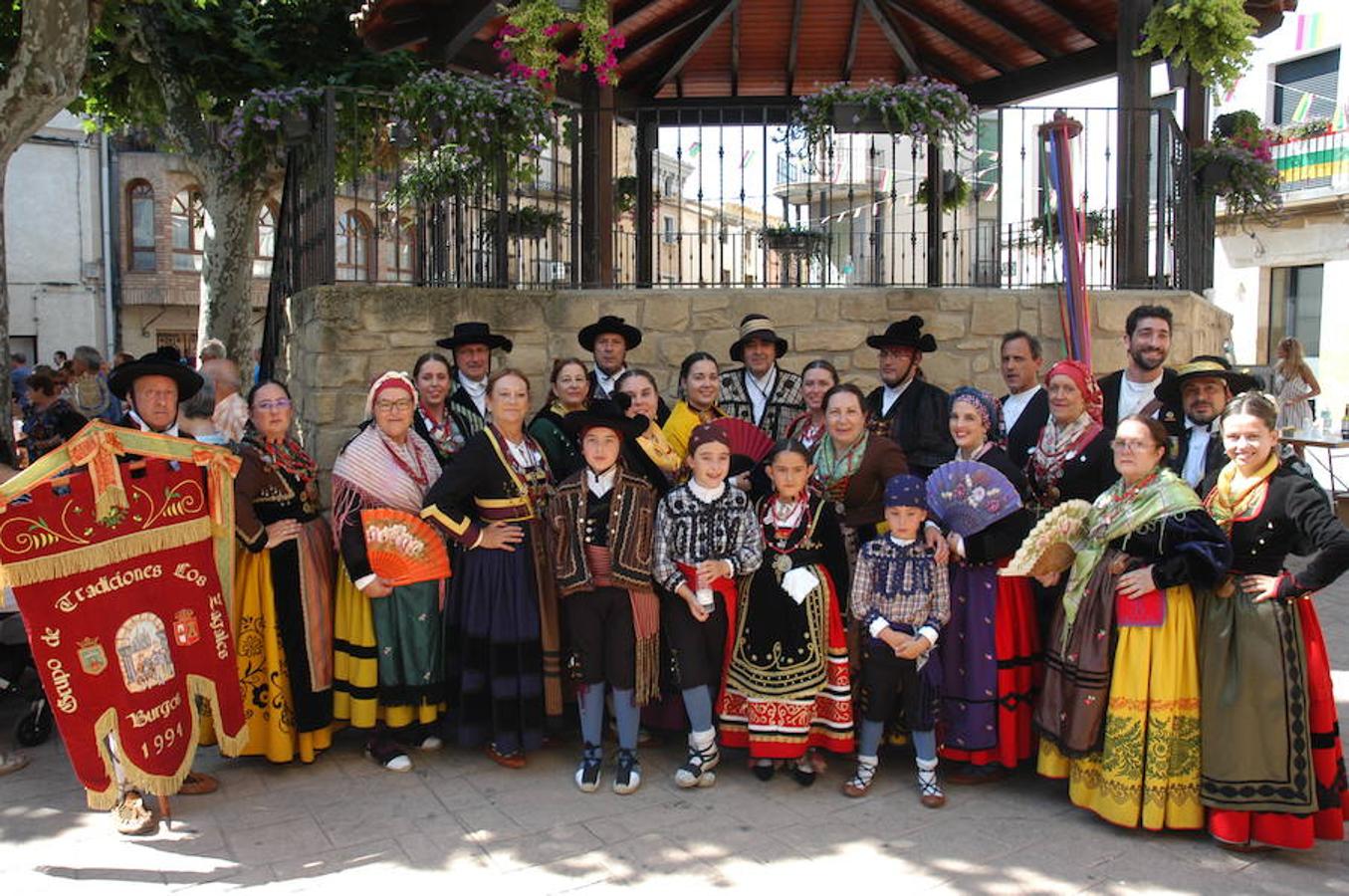 Imágenes correspondientes a la I Fiesta de la Jota que se ha celebrado en Alcanadre. 