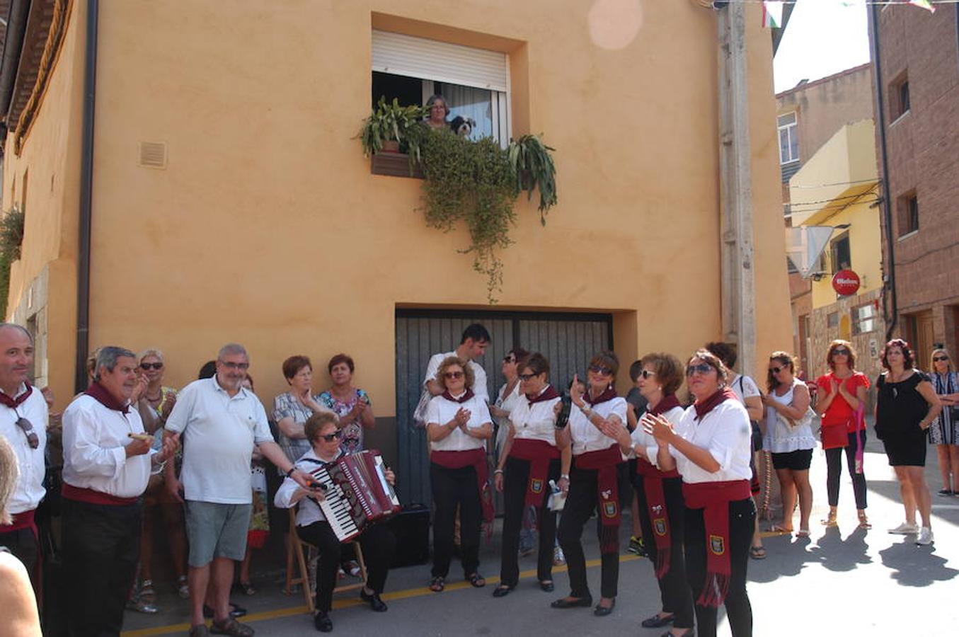 Imágenes correspondientes a la I Fiesta de la Jota que se ha celebrado en Alcanadre. 