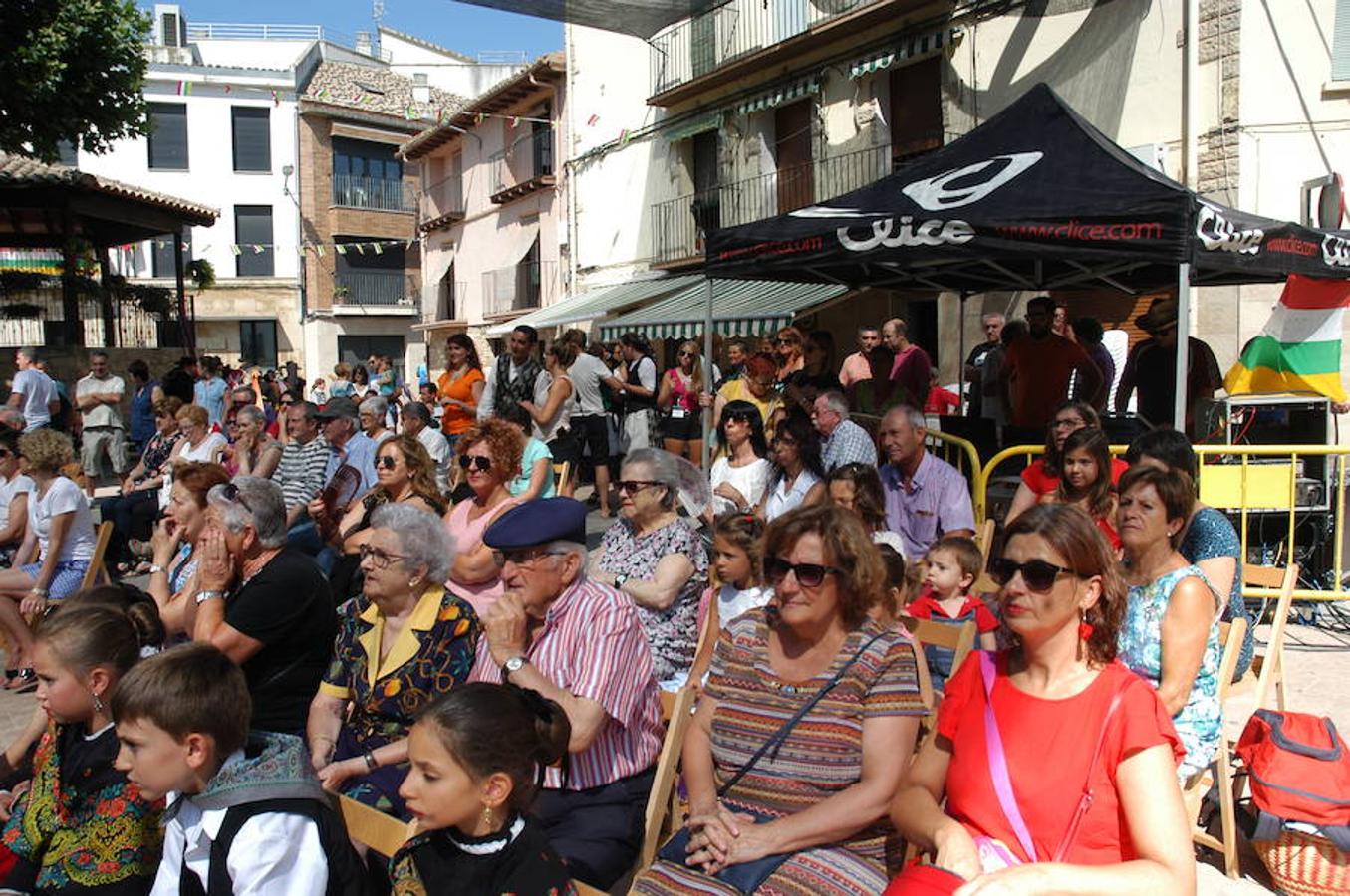Imágenes correspondientes a la I Fiesta de la Jota que se ha celebrado en Alcanadre. 