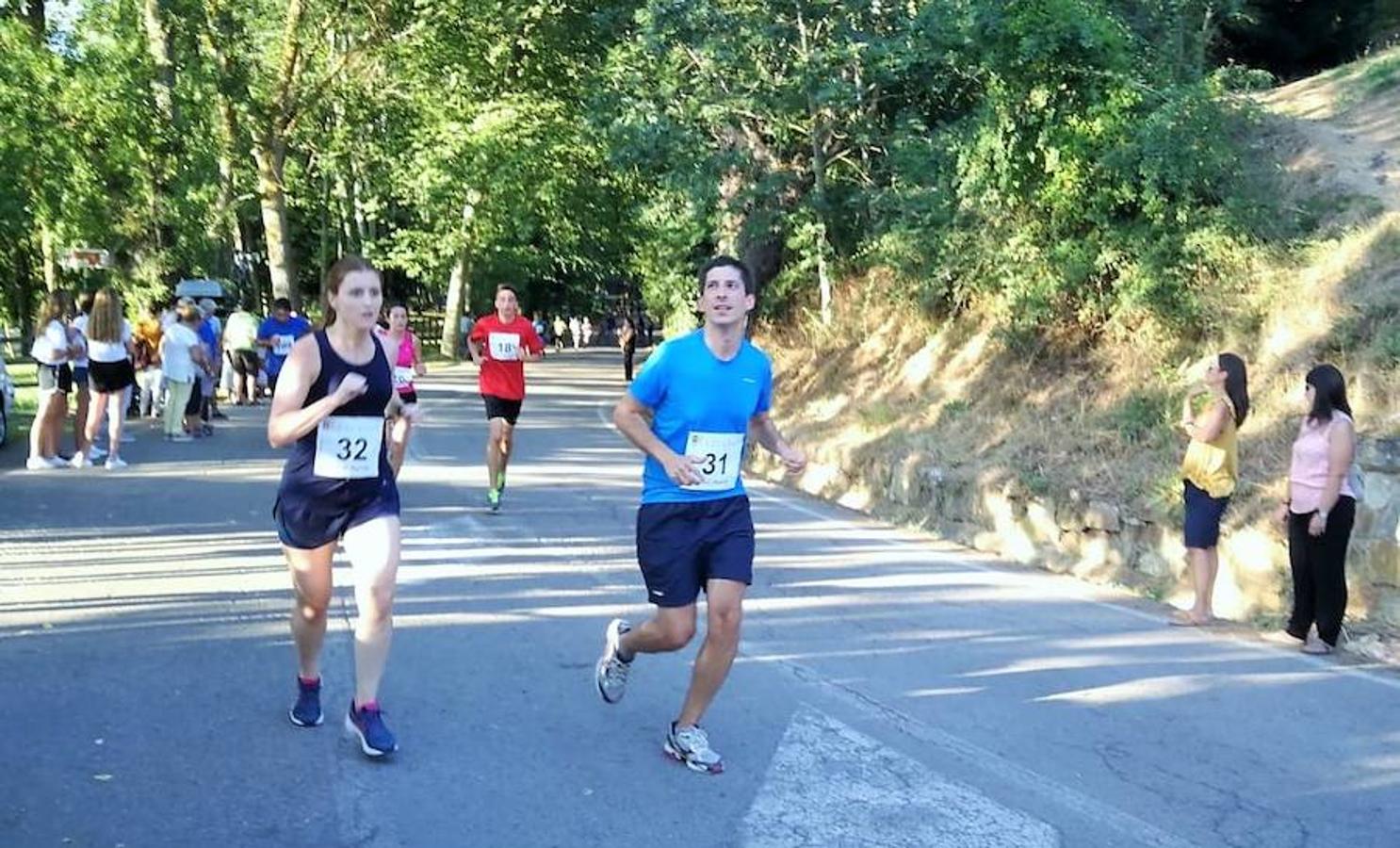 XVIII Carrera Puente a Puente 'Trofeo Violeta Villanueva' en la que se han impuesto Nacho Hernando y Susana Arrúa vuelven a ganar en Ezcaray.