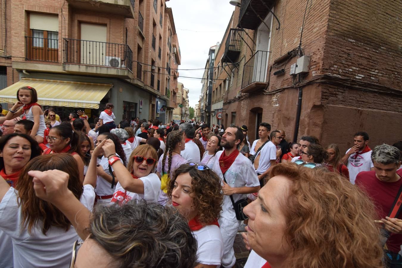 Ambient en las calles de la ciudad tras el disparo del cohete