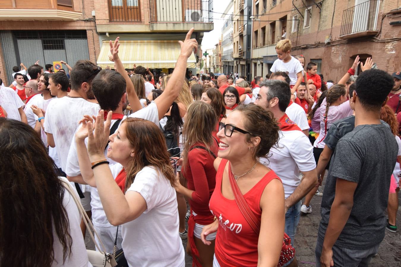 Ambient en las calles de la ciudad tras el disparo del cohete