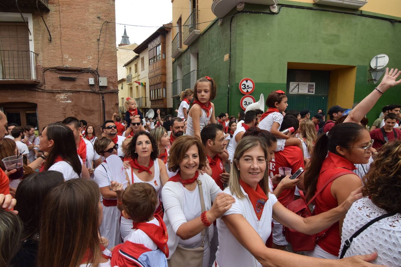 Ambient en las calles de la ciudad tras el disparo del cohete