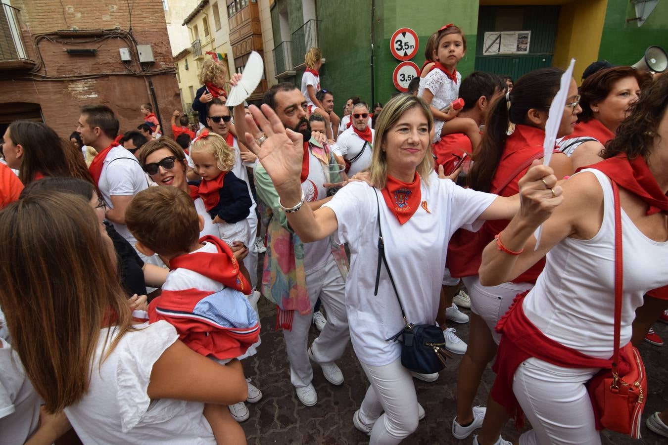 Ambient en las calles de la ciudad tras el disparo del cohete