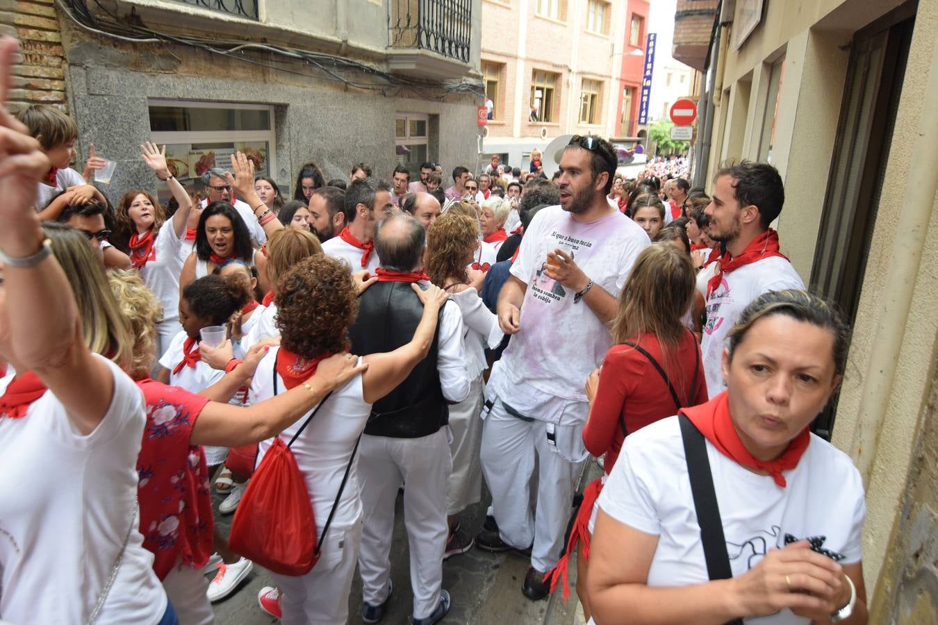 Ambient en las calles de la ciudad tras el disparo del cohete