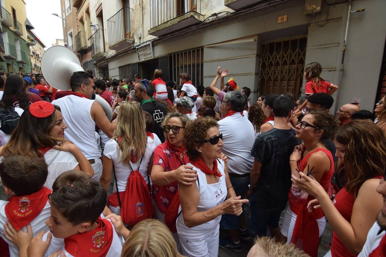 Ambient en las calles de la ciudad tras el disparo del cohete