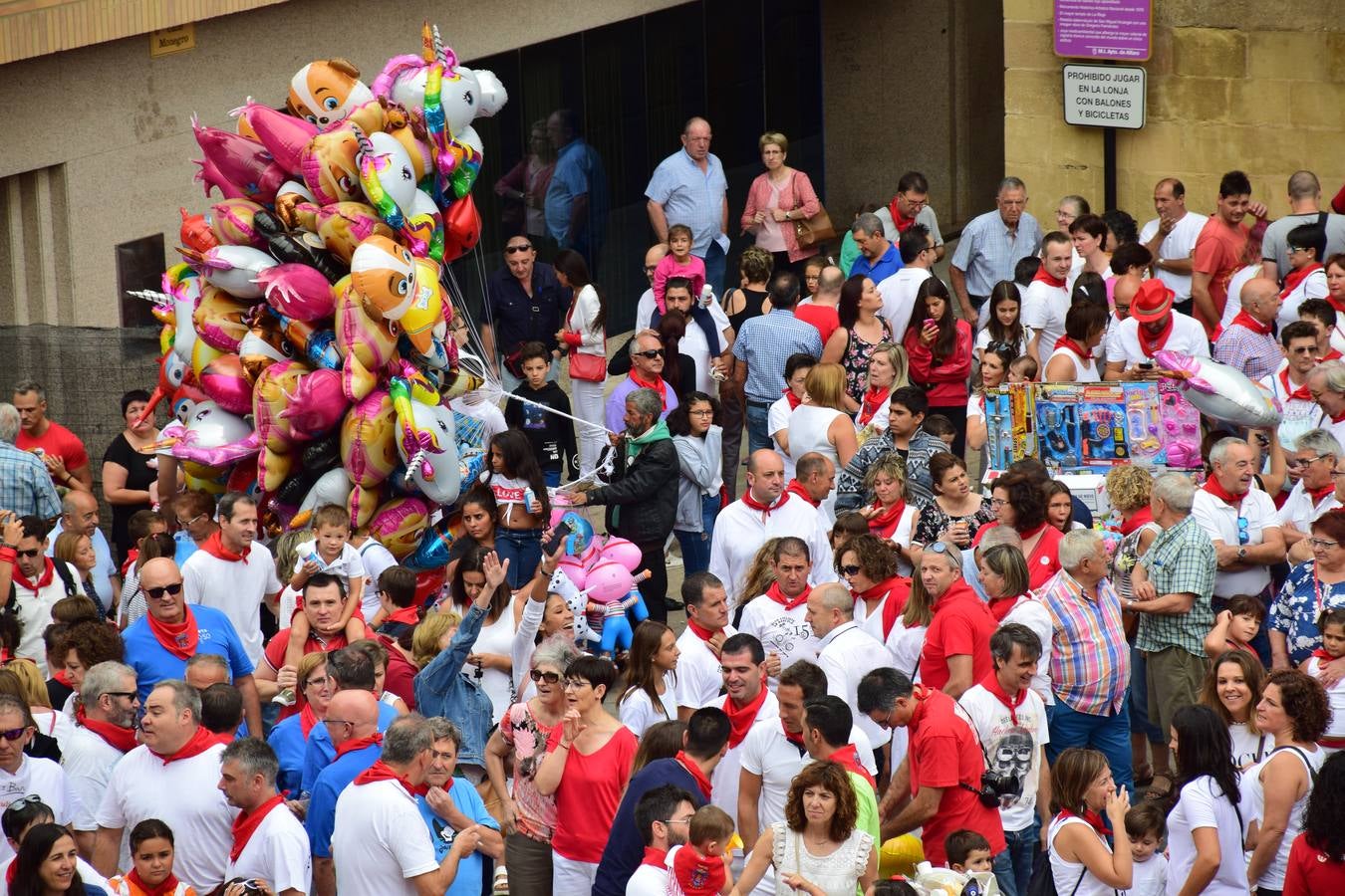 Así vivieron los más jóvenes el inicio de las fiestas alfareñas