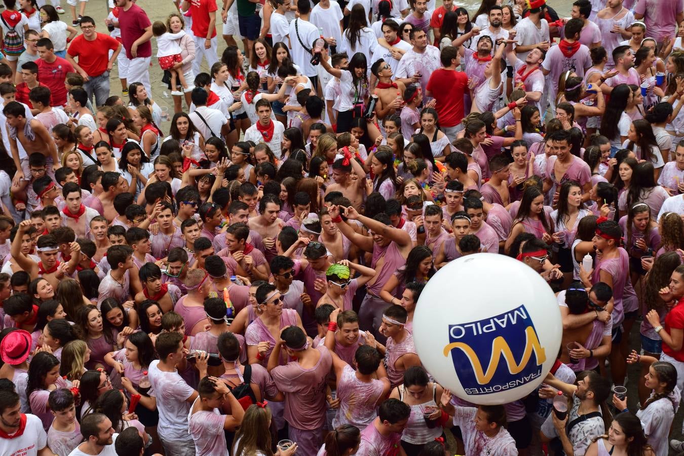 Así vivieron los más jóvenes el inicio de las fiestas alfareñas