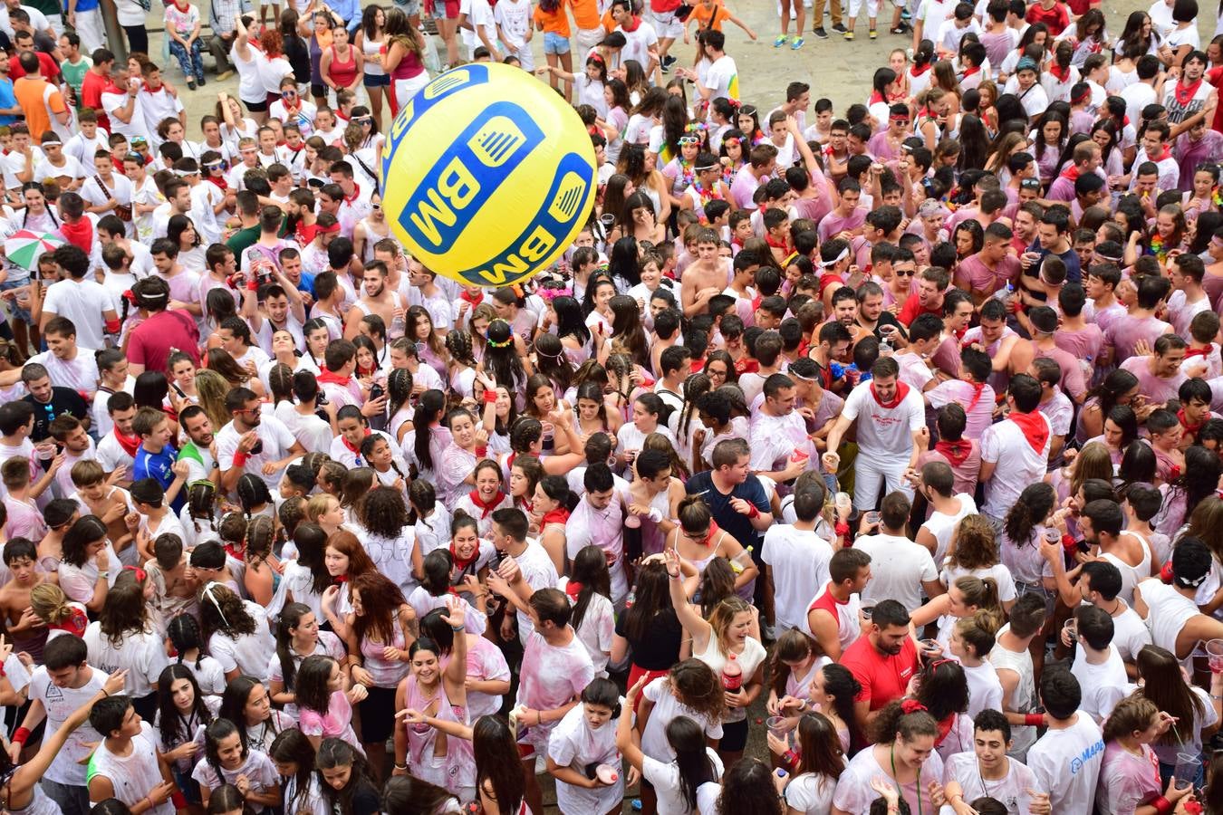 Así vivieron los más jóvenes el inicio de las fiestas alfareñas