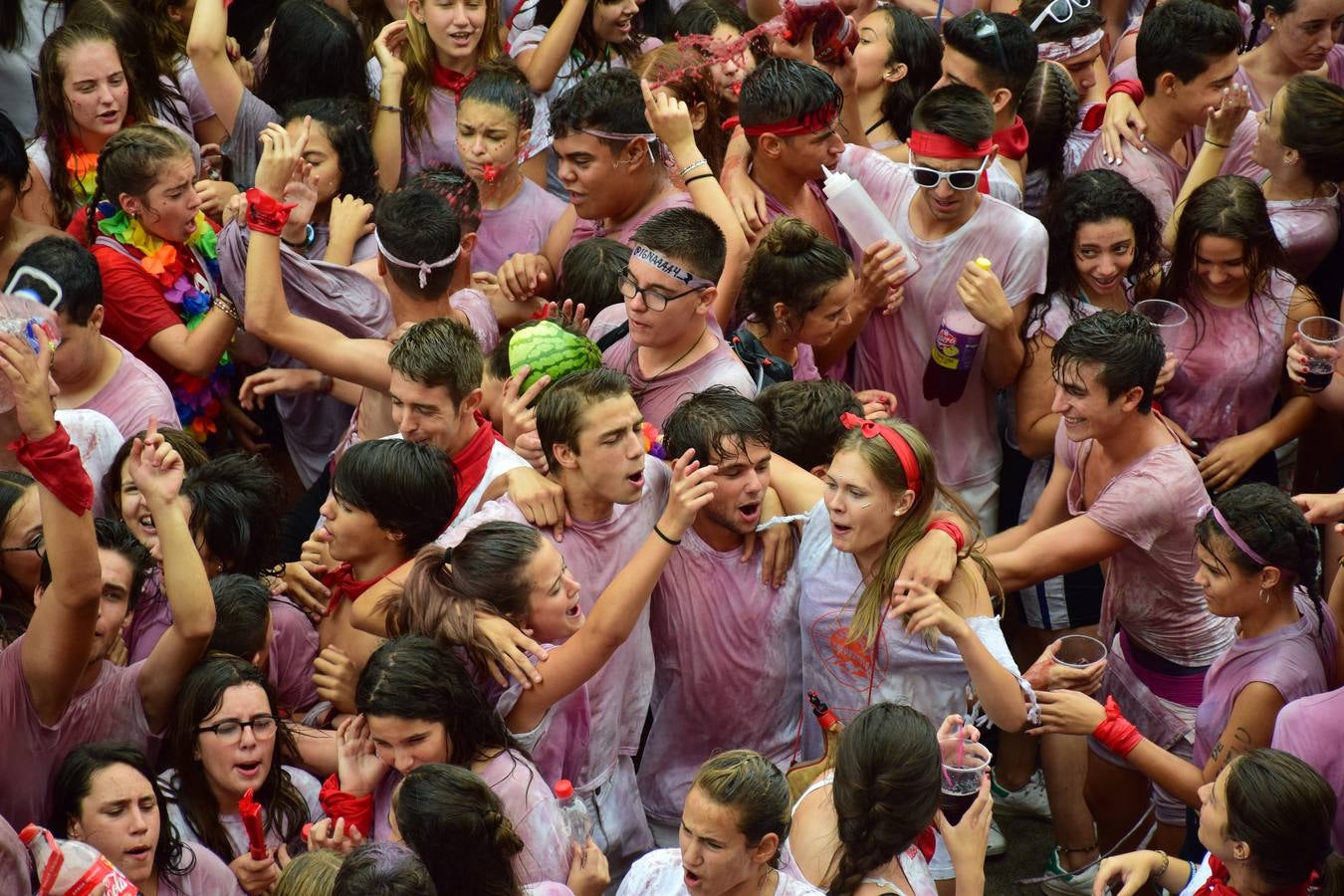 Así vivieron los más jóvenes el inicio de las fiestas alfareñas