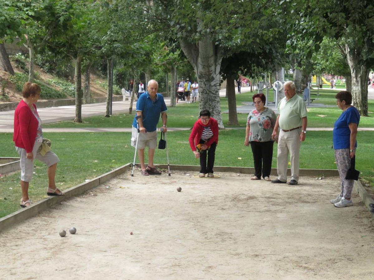 Un centenar de alfareñas participó en la comida y en los actos organizados para el día de la mujer de las fiestas