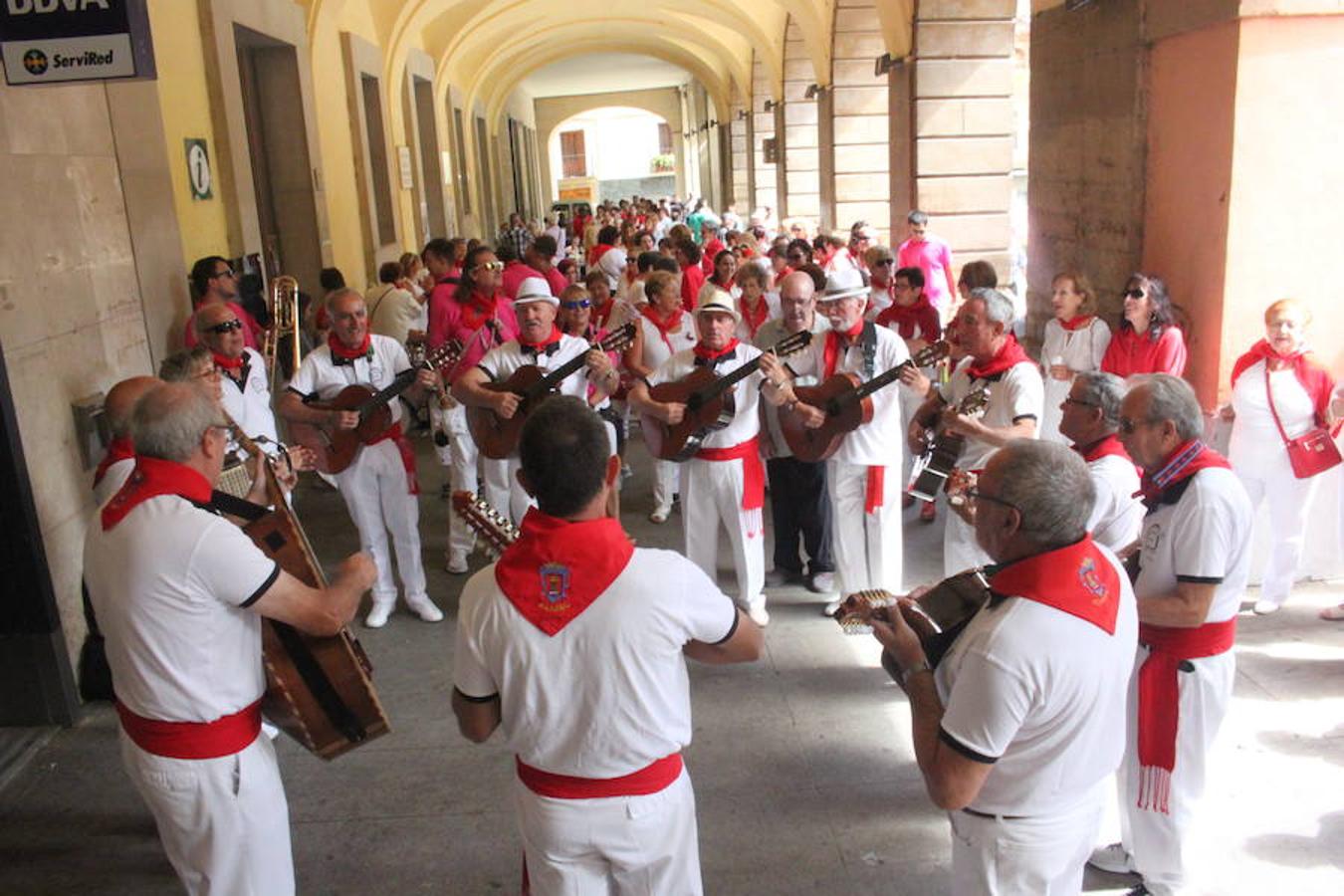 Un centenar de alfareñas participó en la comida y en los actos organizados para el día de la mujer de las fiestas