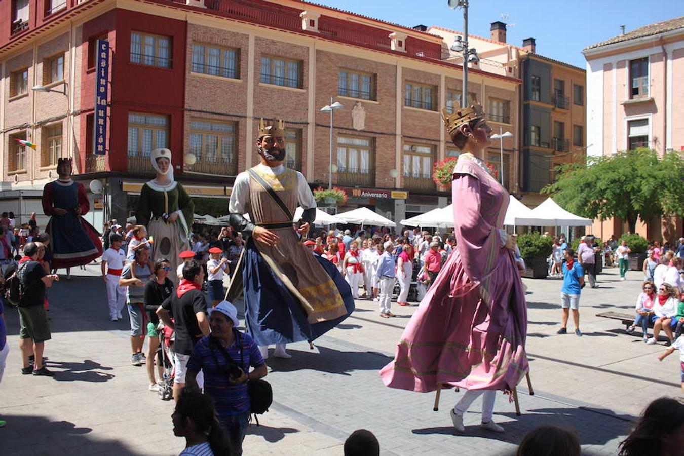 Un centenar de alfareñas participó en la comida y en los actos organizados para el día de la mujer de las fiestas