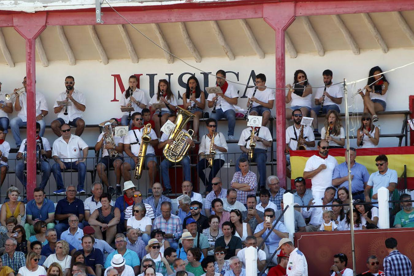 Fotos: Se esculpe a sí mismo cuando torea